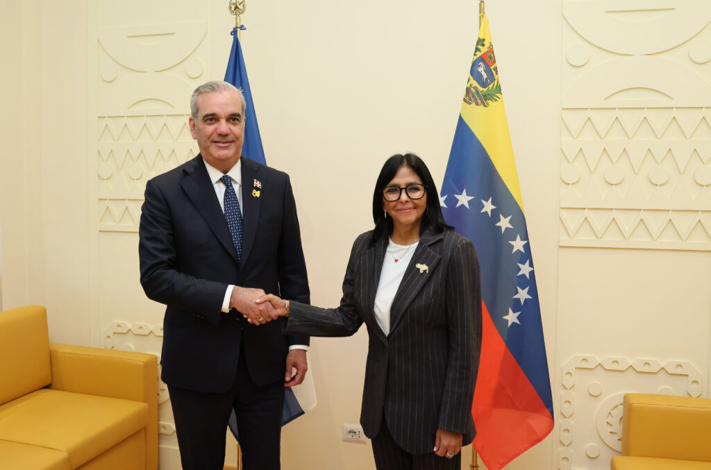 Delcy Rodríguez y Luis Abinader se reúnen por primera vez en Roma tras anuncio de restablecimiento gradual de relaciones