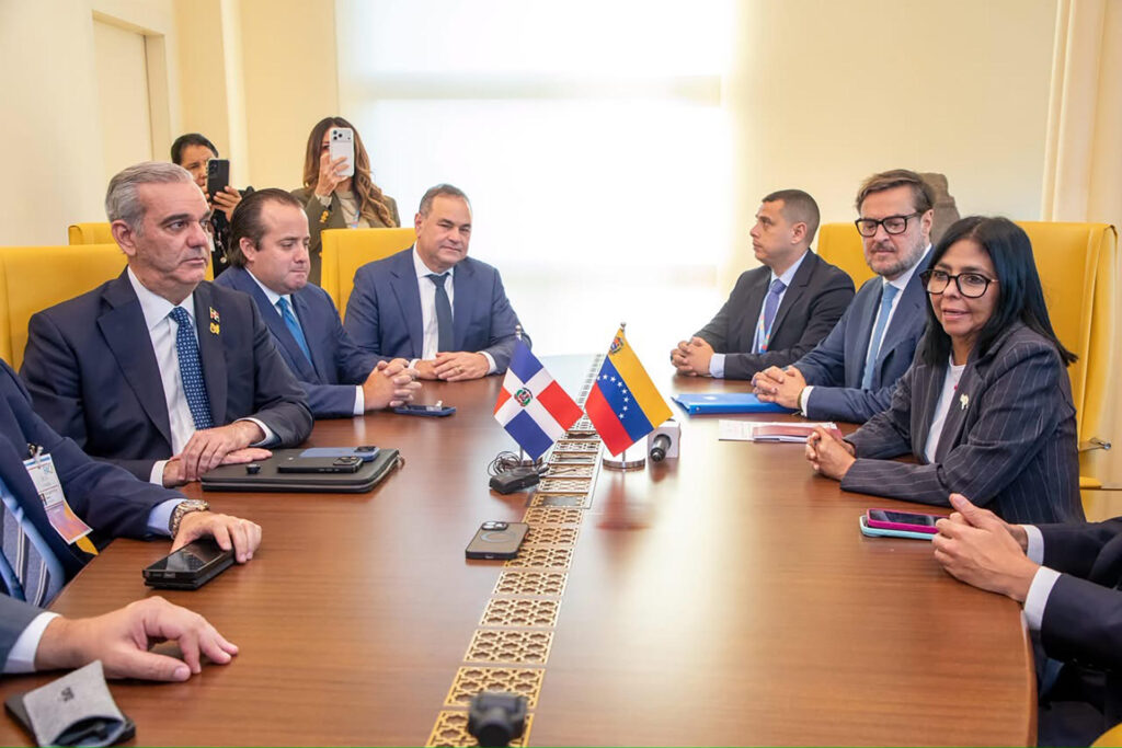 Abinader evalúa reanudar compras directas de combustibles a Venezuela tras reunión con Delcy Rodríguez, según la Presidencia dominicana