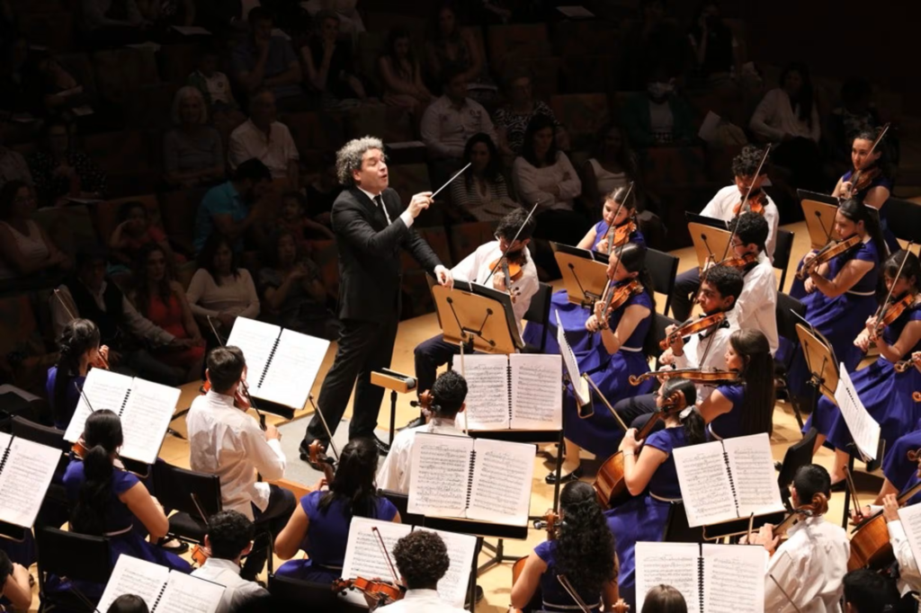 Gustavo Dudamel regresa a Barcelona con la Sinfónica Nacional Juvenil de Venezuela