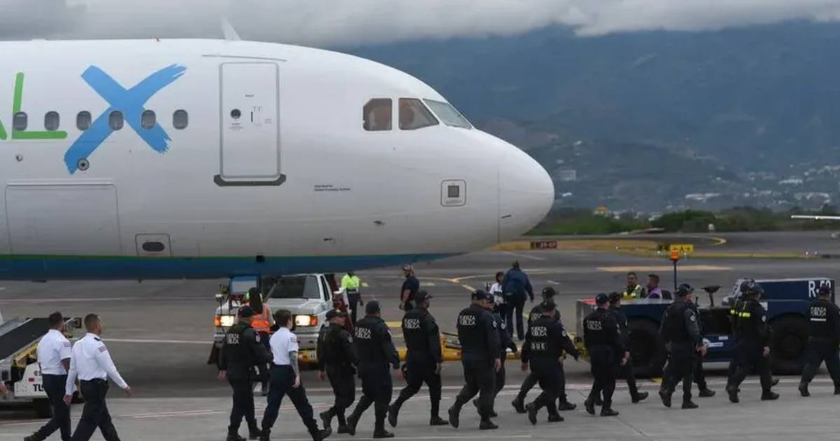 Venezolanos, entre ellos: HRW alerta que EE. UU. viola derechos de migrantes deportados a terceros países